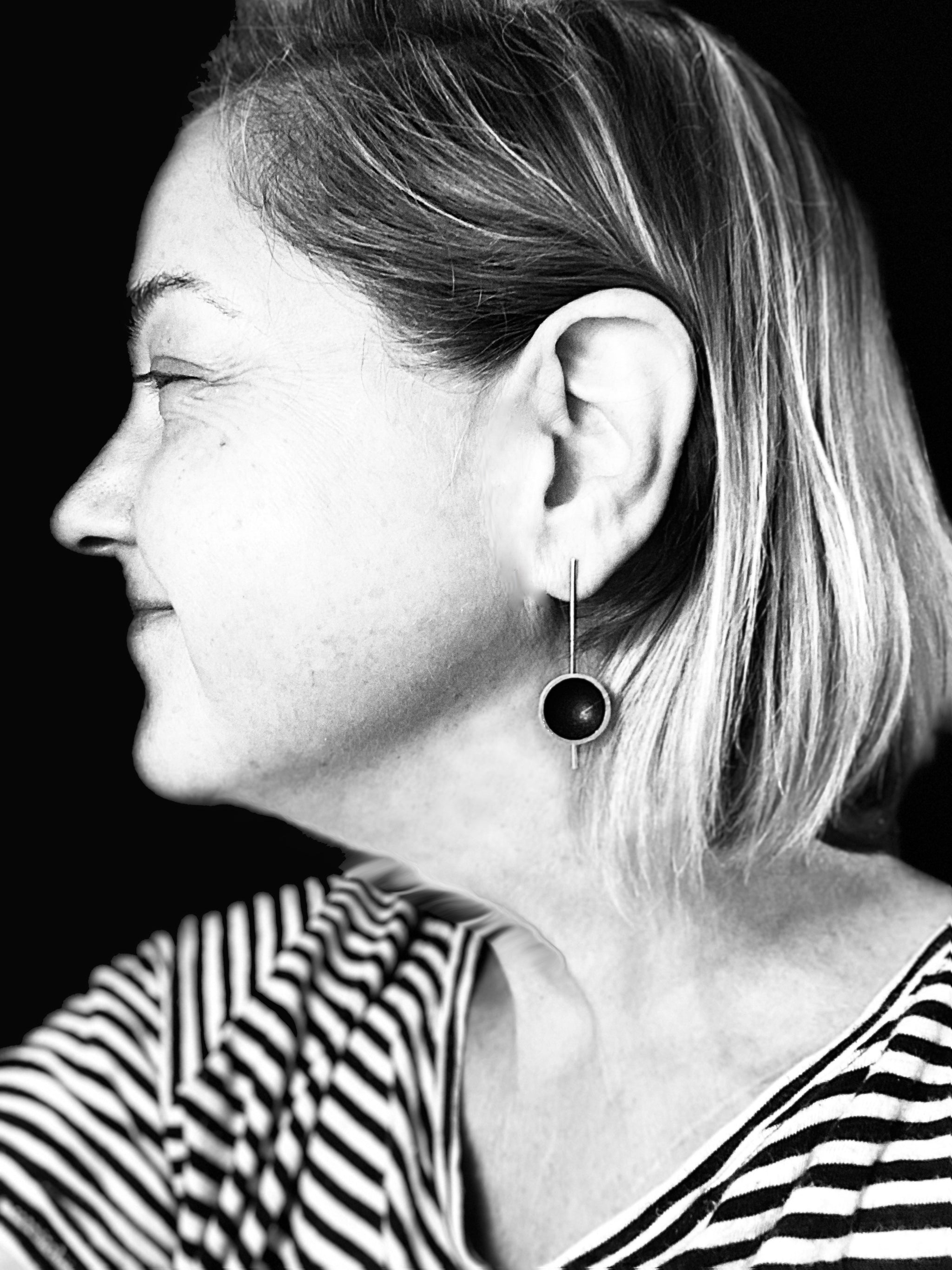 The Minimalist Drop Earrings atelierJ